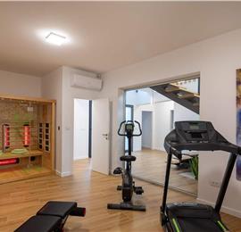 Luxury Beachfront Villa with Heated Infinity Pool near Trogir, Sleeps 8